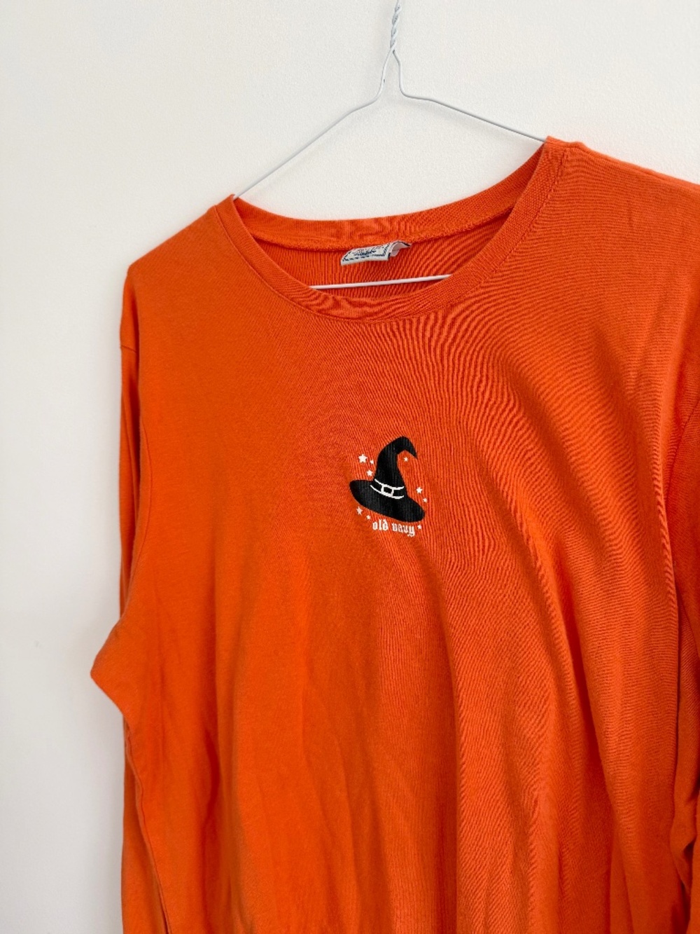 VINTAGE y2k Old Navy witch hat halloween graphic longsleeve shirt